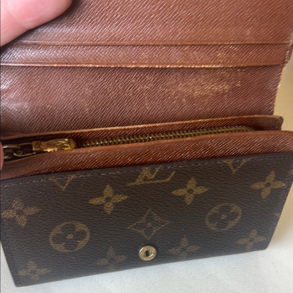 Louis Vuitton Monogram Wallet - Picture 6 of 12
